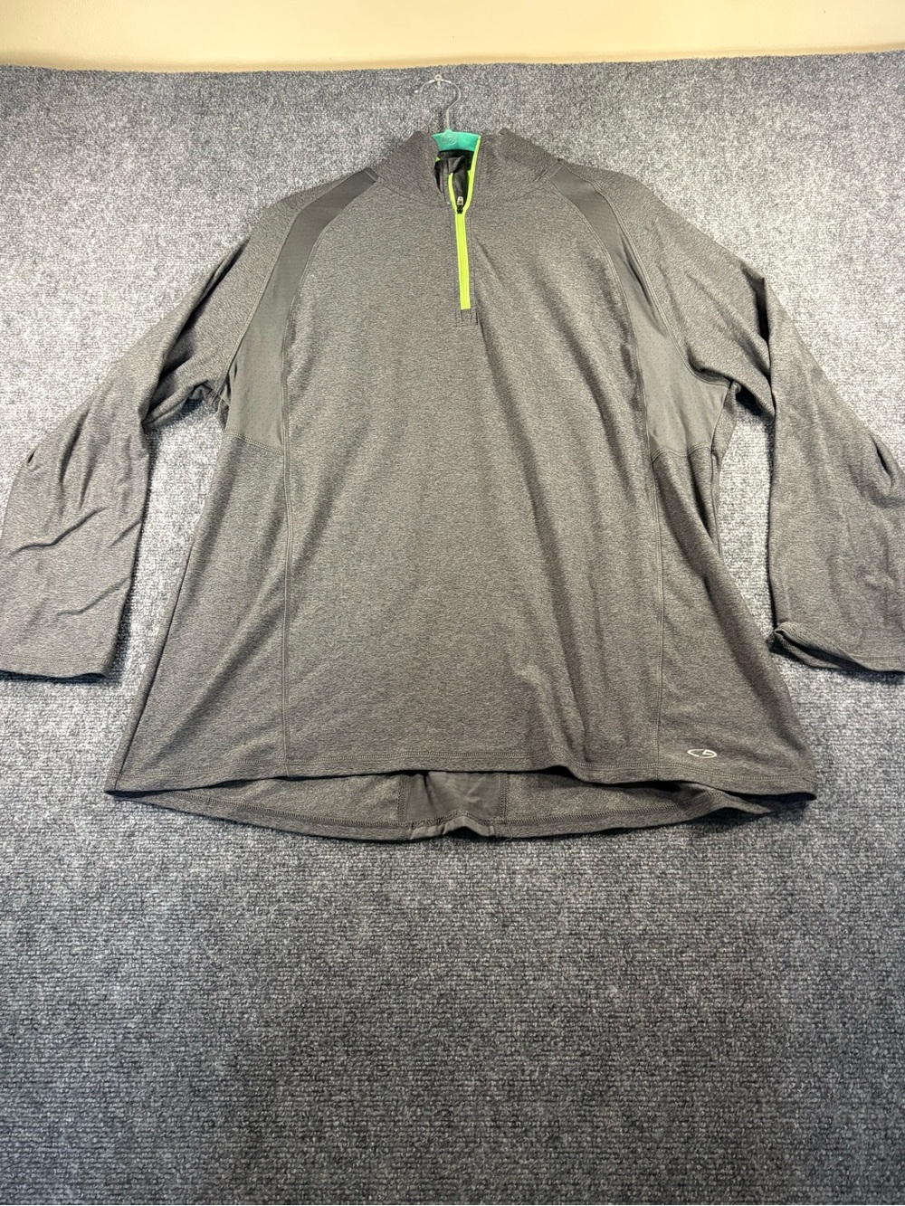 Women’s Gray Quarter-Zip Athletic Pullover size XXL
